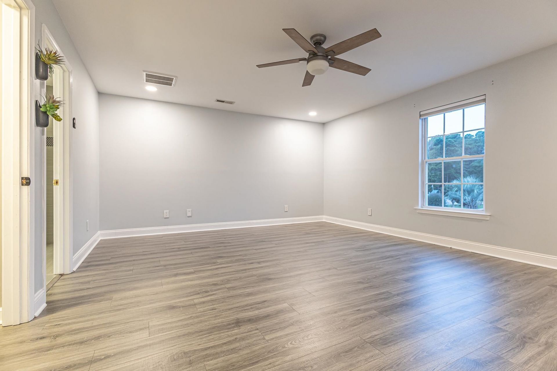 262 Palladium Dr. Photo 32