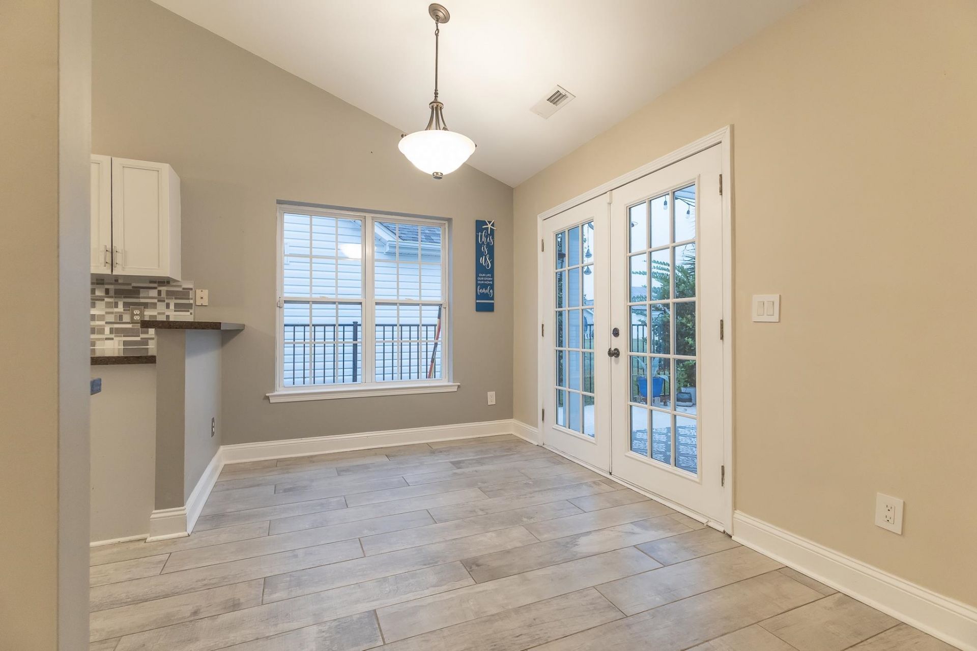 262 Palladium Dr. Photo 9
