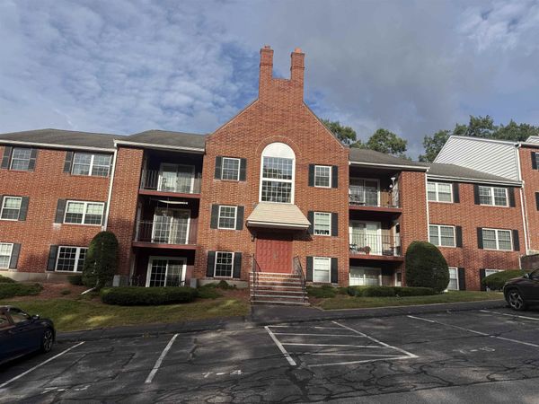 7 Louisburg Square, Unit 7-10, Nashua, NH 03060