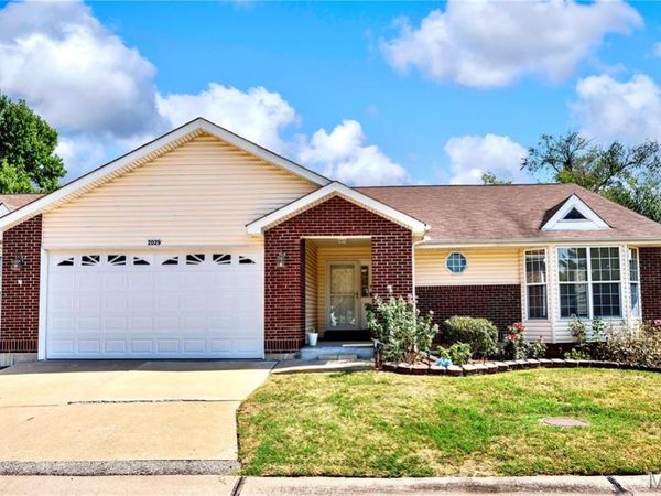 2029 Chapel Hill Crossing, St Peters, MO 63376