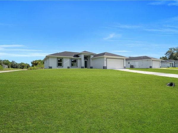 1021 Pilgrim ST E, LEHIGH ACRES, FL 33974