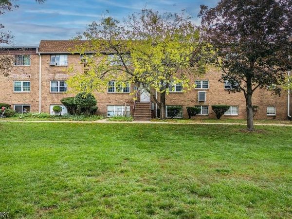 60 College Dr, Edison, NJ 08817