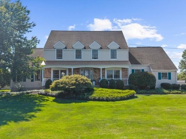 36 Kingsridge Rd, Kingwood, NJ 08825
