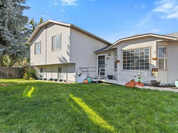 667 E Grouse Ct, Meridian, ID 83646