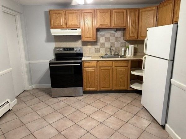 31 Montvale Ave, Unit 1, Woburn, MA 01801