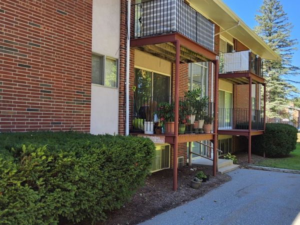 9 Longwood Dr, Unit 4, Andover, MA 01810