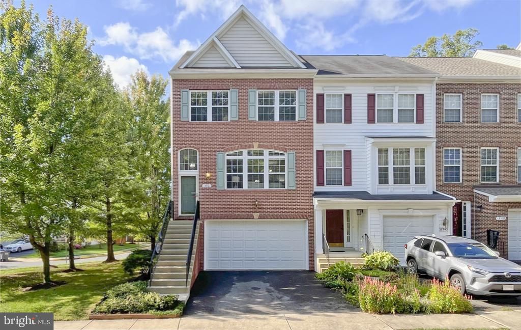 13901 Gothic Drive, Centreville, VA 20121 Main Photo