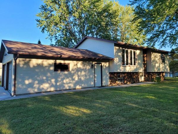 60328 210th Avenue , Dodge Center, MN 55927