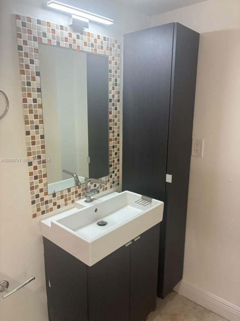 3101 N Country Club Dr, Unit 107, Aventura, FL 33180 Photo