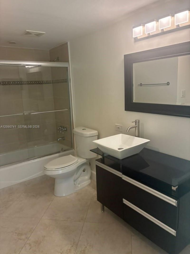 3101 N Country Club Dr, Unit 107, Aventura, FL 33180 Photo