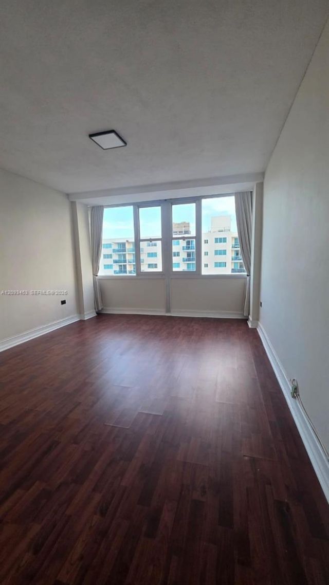7545 E Treasure Dr, Unit 9K, North Bay Village, FL 33141 Photo