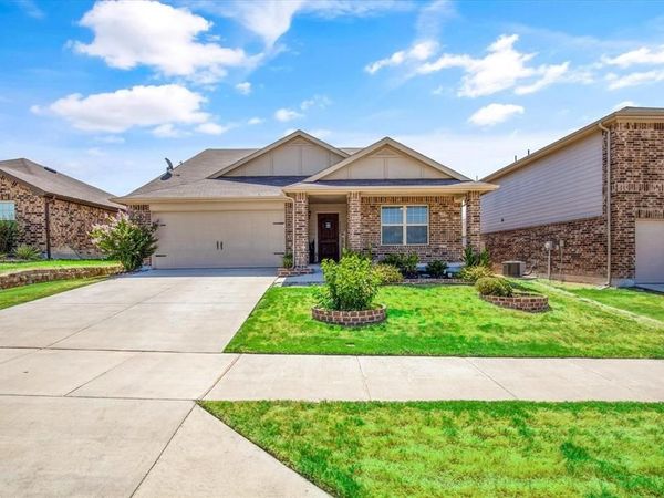 2929 Spotted Fawn Drive, Fort Worth, TX 76108