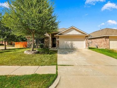 4301 Grassmere Road, Fort Worth, TX 76244