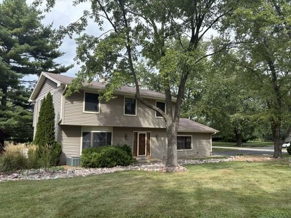 9718 Knolltop Road , Union, IL 60180