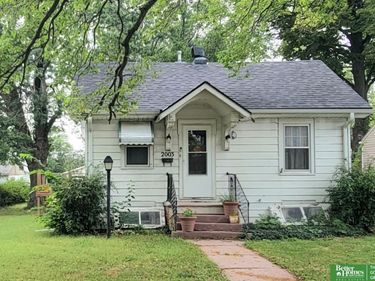 2003 N Grant Avenue, York, NE 68467