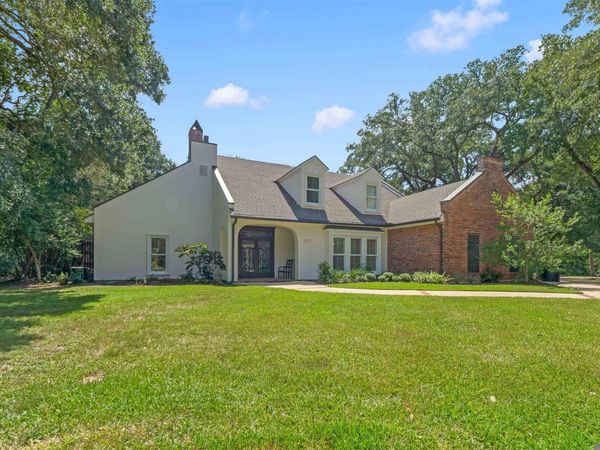 222 Shady Oaks Ct, Baton Rouge, LA 70810