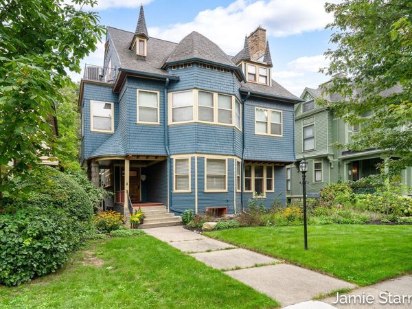 60 College Avenue NE, Grand Rapids, MI 49503