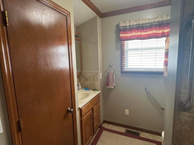 7885 Old River Road , Philo, OH 43771 Photo 32