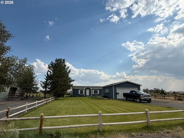 86880 GLITTER LN, Christmas Valley, OR 97641