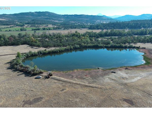 1631 E ANTELOPE RD, Eagle Point, OR 97524