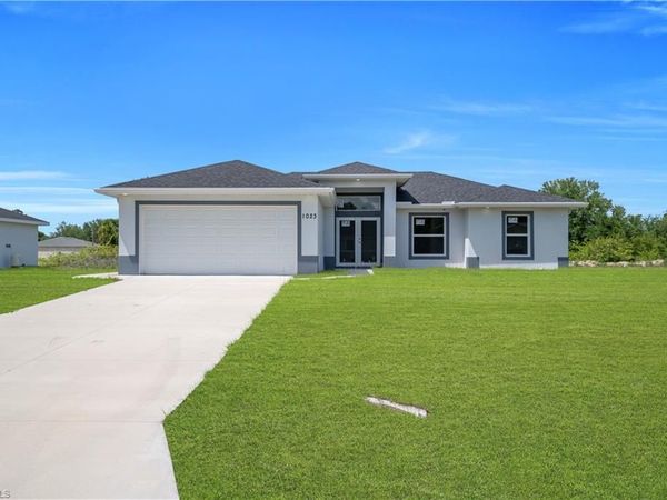 1023 Pilgrim ST E, LEHIGH ACRES, FL 33974