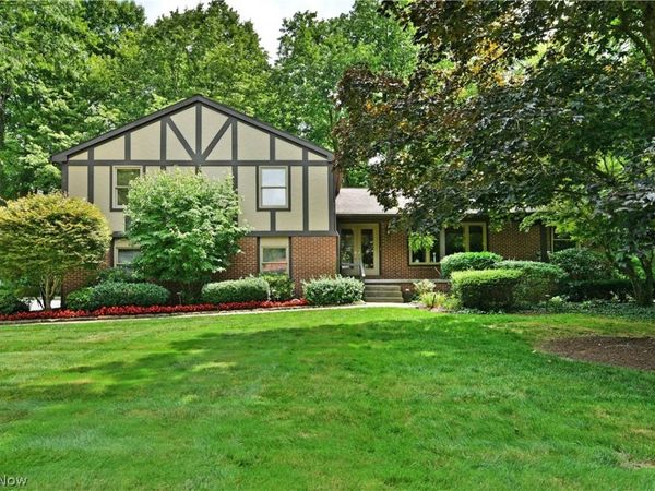 5597 Engleton Lane , Girard, OH 44420