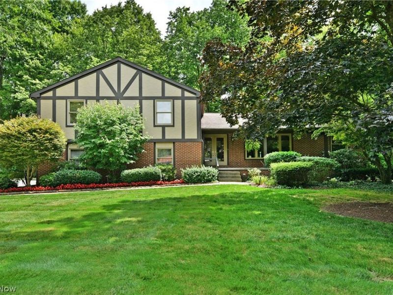 5597 Engleton Lane, Girard, OH 44420 Photo 1