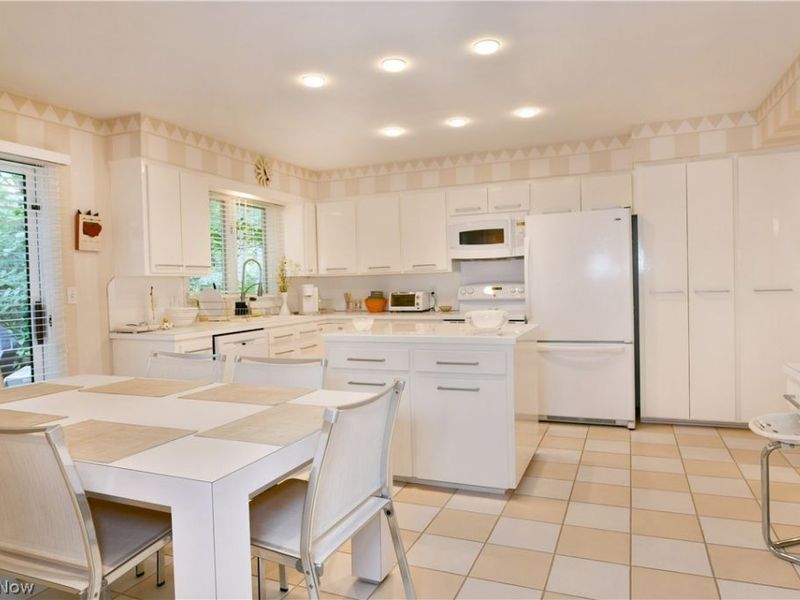 5597 Engleton Lane, Girard, OH 44420 Photo 11