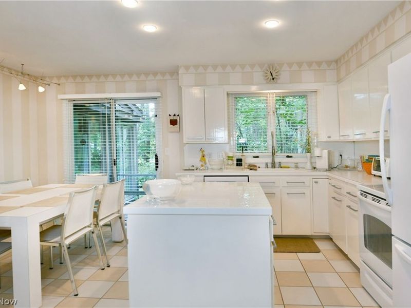 5597 Engleton Lane, Girard, OH 44420 Photo 13
