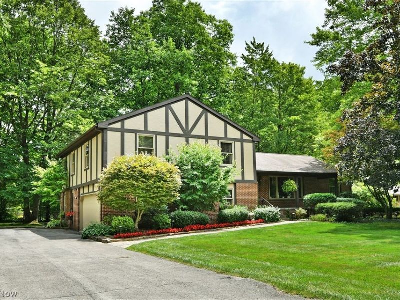 5597 Engleton Lane, Girard, OH 44420 Photo 2