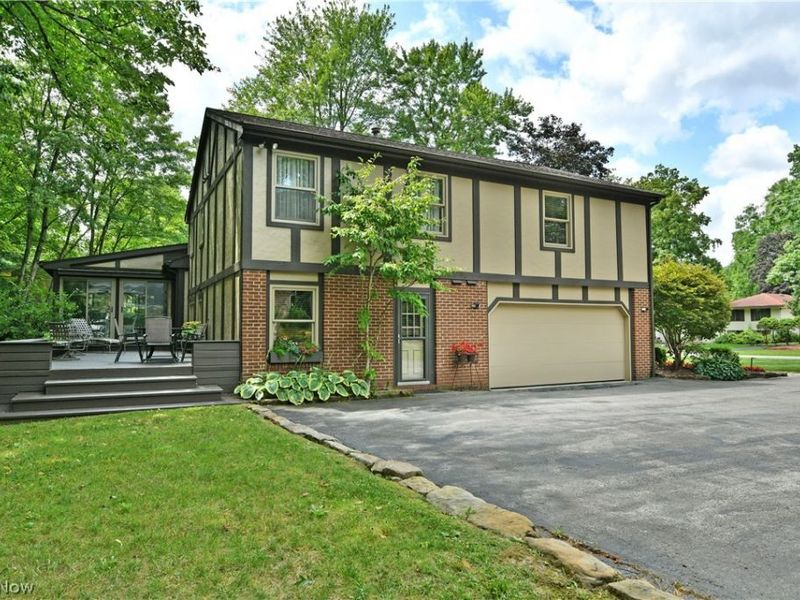 5597 Engleton Lane, Girard, OH 44420 Photo 3