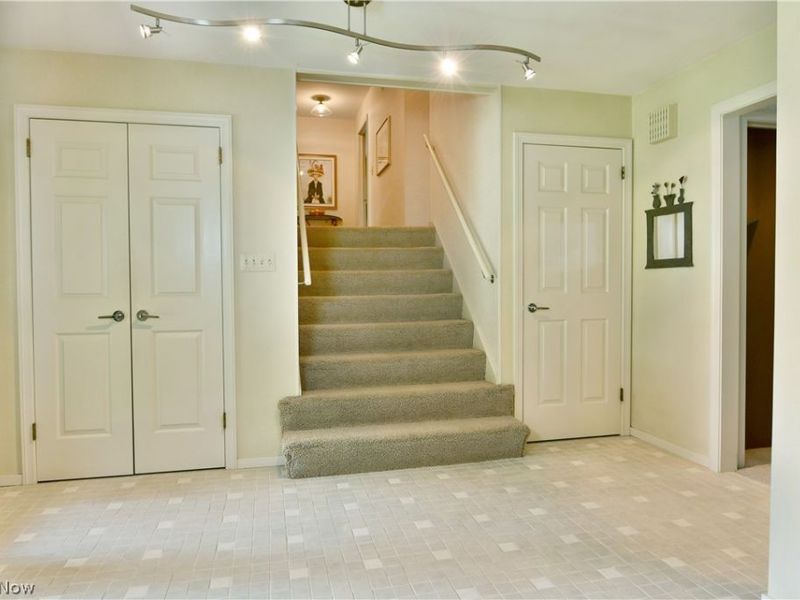 5597 Engleton Lane, Girard, OH 44420 Photo 6