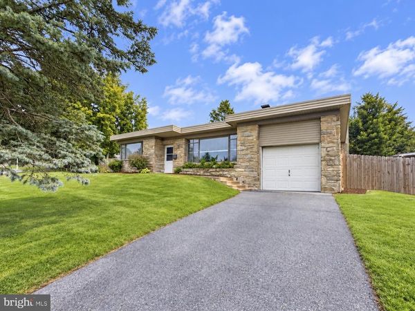 705 HEDGEROW DRIVE, BROOMALL, PA 19008