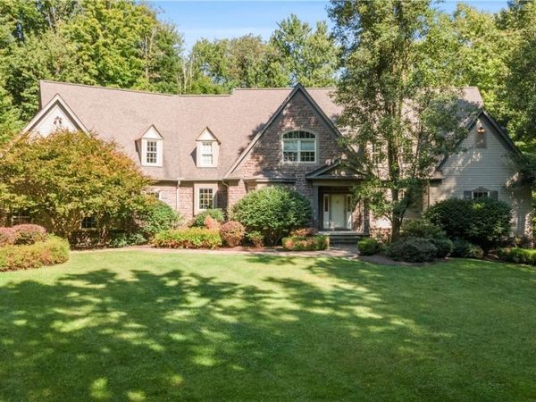 15560 Priorway Drive , Novelty, OH 44072