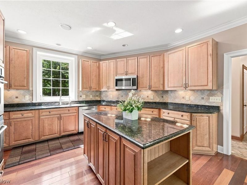 15560 Priorway Drive, Novelty, OH 44072 Photo 12