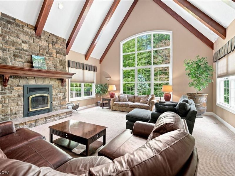 15560 Priorway Drive, Novelty, OH 44072 Photo 3