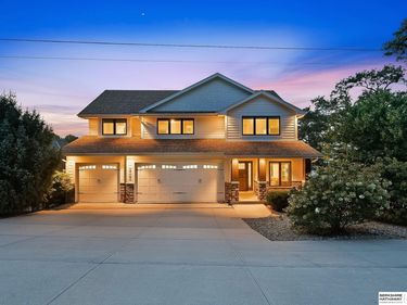 8702 Riverdale Road, Plattsmouth, NE 68048