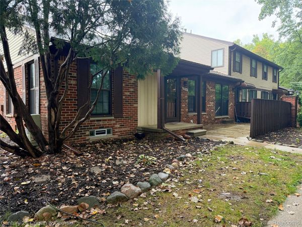 39596 Old Dominion Drive , Clinton Township, Mi 48038