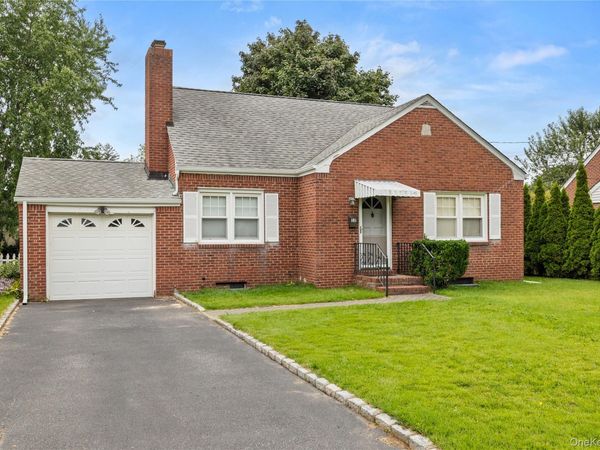 12 Benjamin Avenue, Amityville, NY 11701