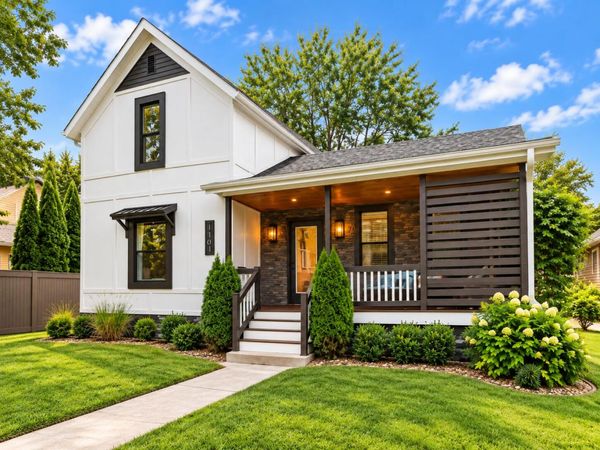 110 Sycamore Street E, Three Oaks, MI 49128