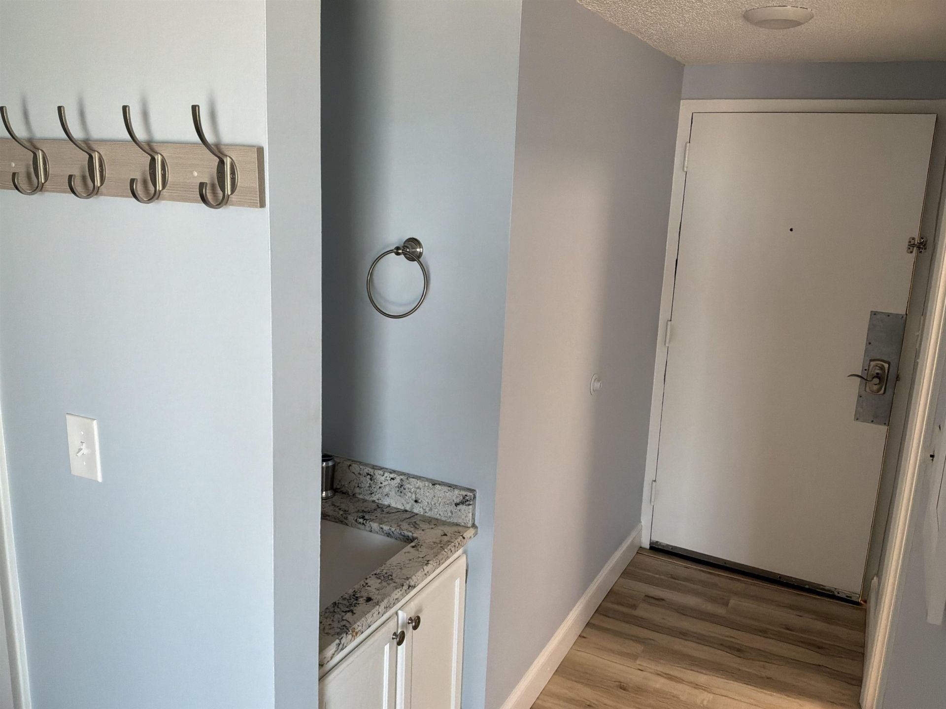 5905 S Kings Hwy. Photo 9