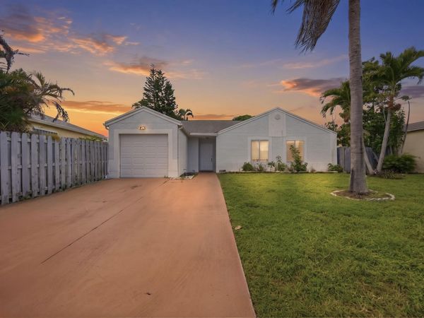 18751 Shauna Manor Drive, Boca Raton, FL 33496