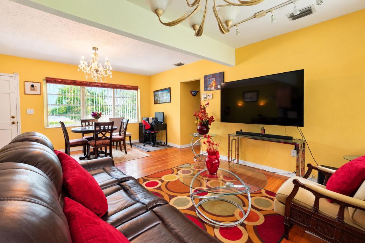 330 NW 144th Street, Miami, FL 33168 Photo