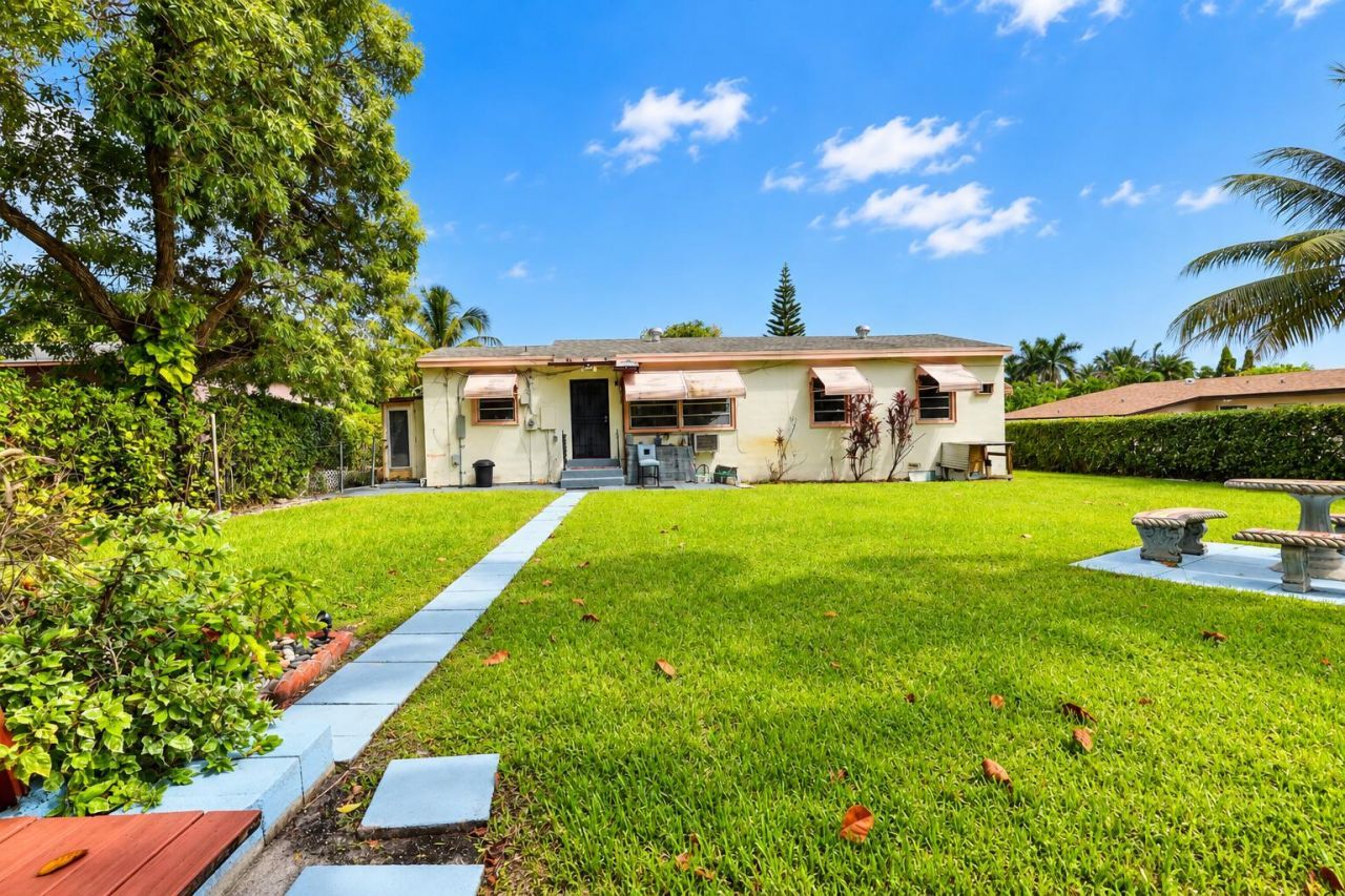 330 NW 144th Street, Miami, FL 33168 Photo