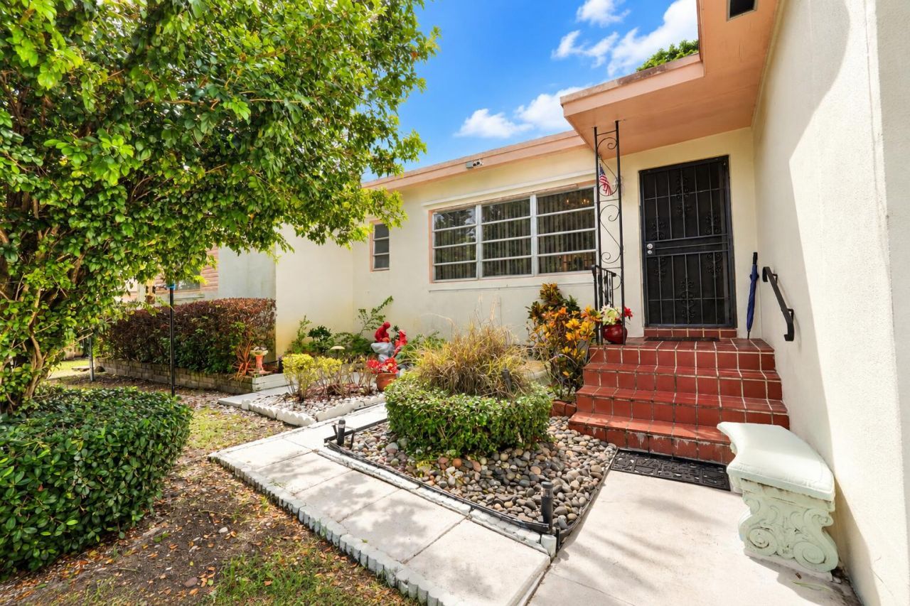 330 NW 144th Street, Miami, FL 33168 Photo