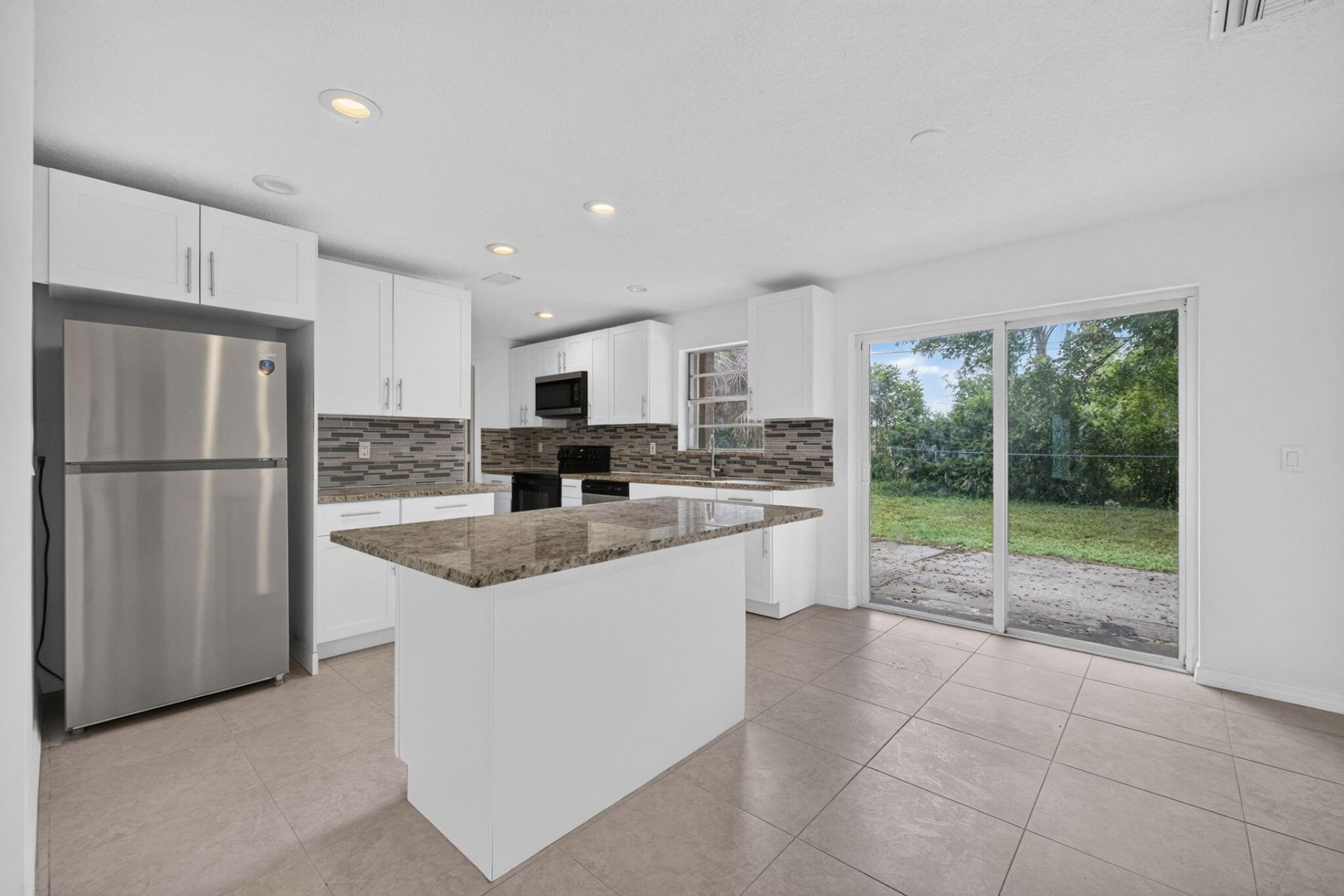 913 NW 10th Terrace, Stuart, FL 34994 Photo