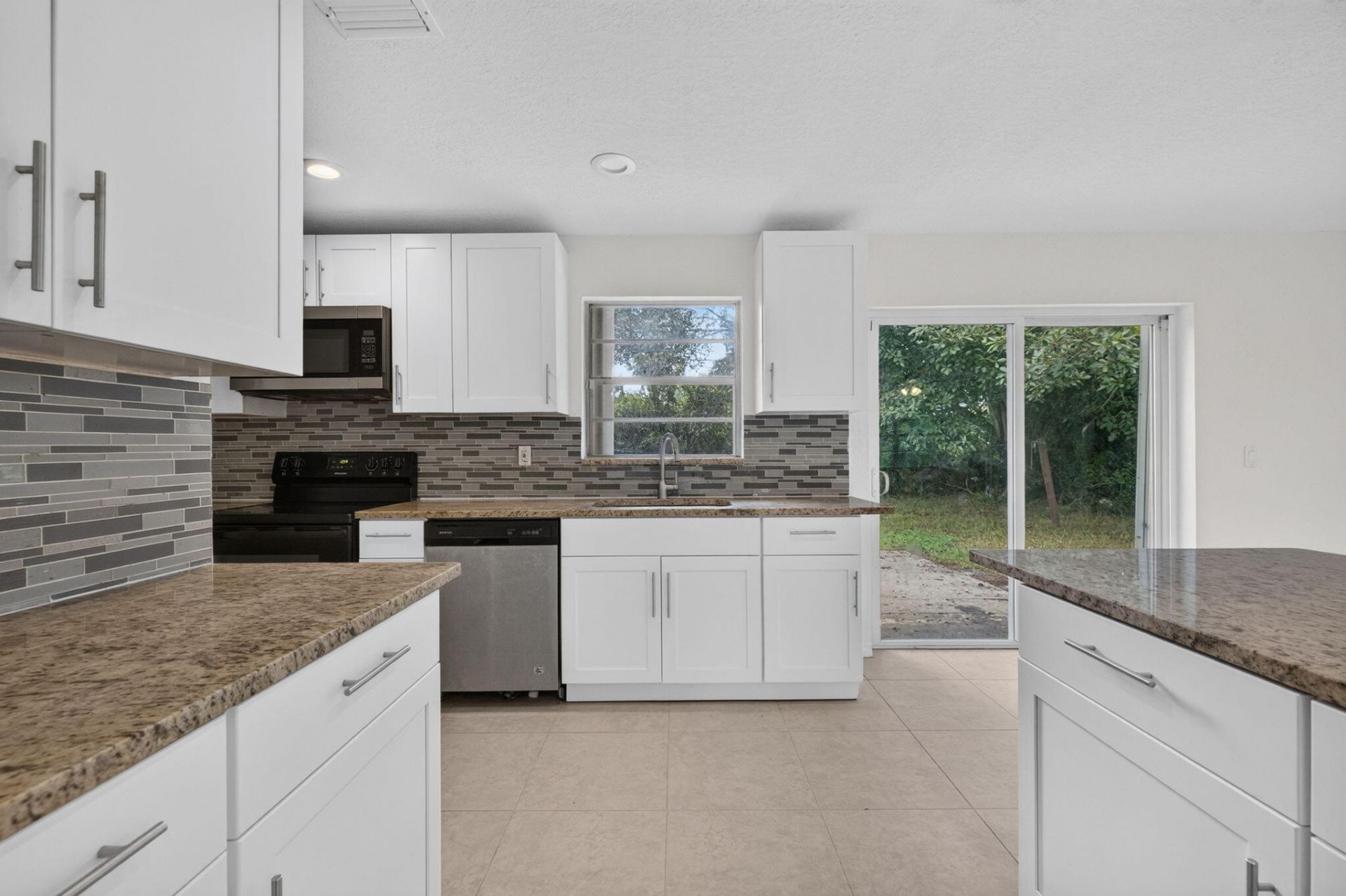 913 NW 10th Terrace, Stuart, FL 34994 Photo