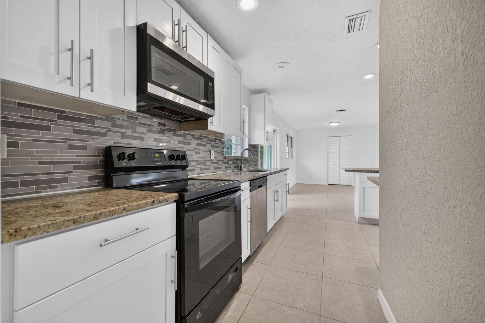913 NW 10th Terrace, Stuart, FL 34994 Photo