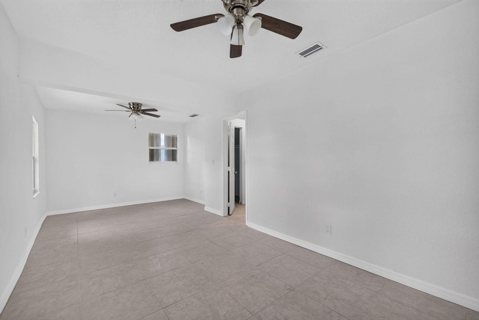 913 NW 10th Terrace, Stuart, FL 34994 Photo