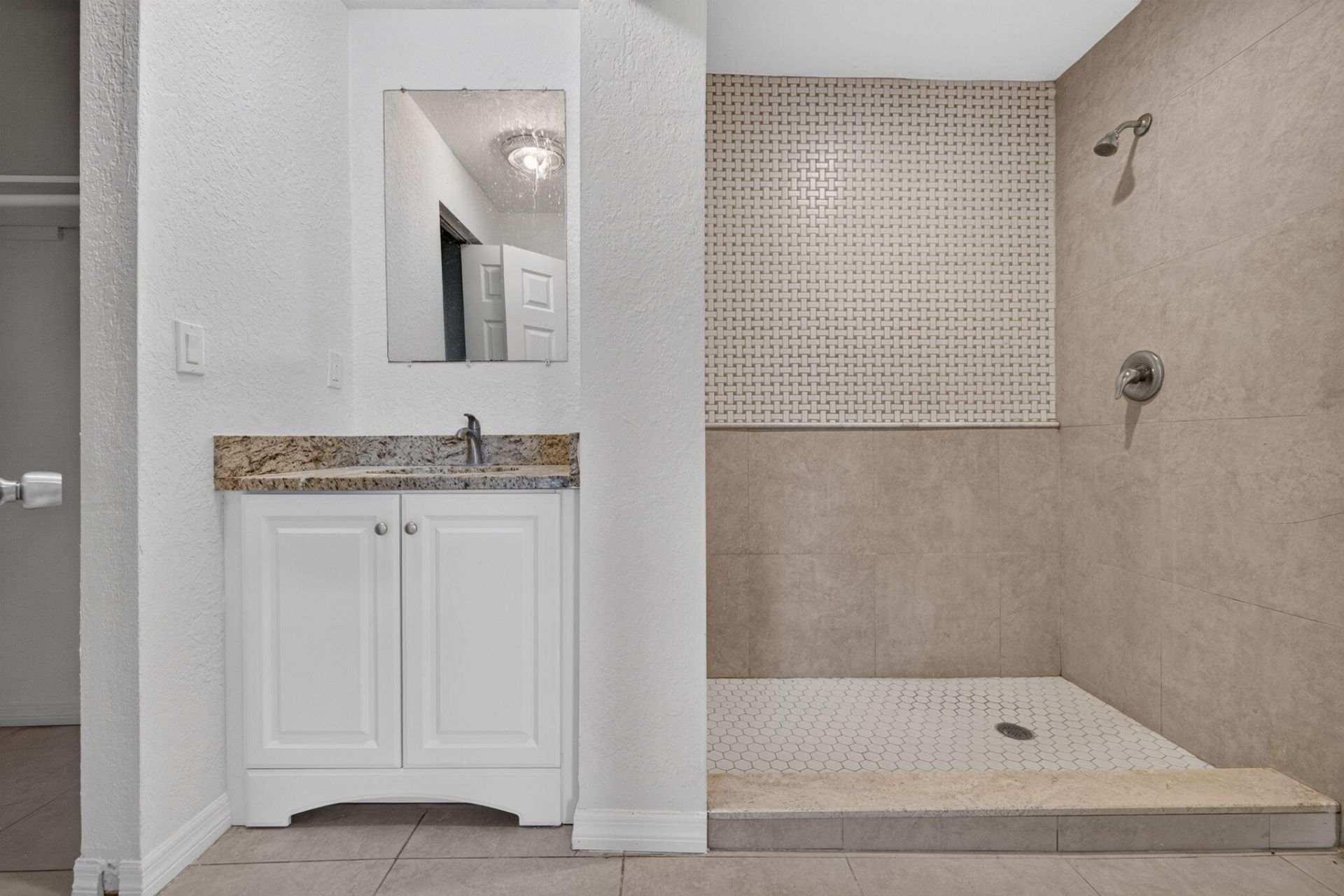 913 NW 10th Terrace, Stuart, FL 34994 Photo